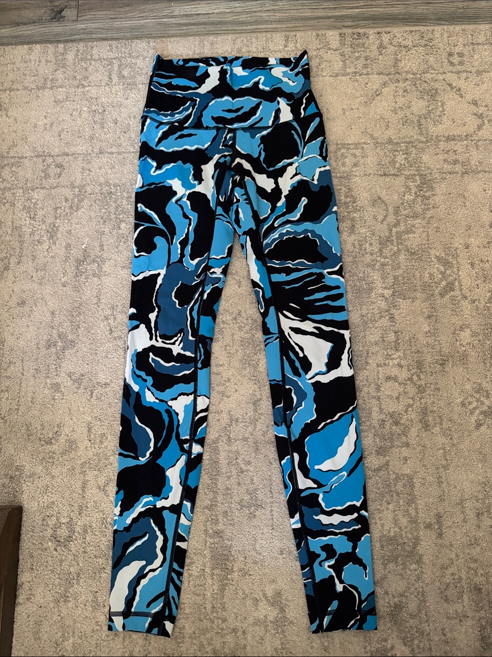 lululemon athletica Blue Black White Abstract Print Leggings